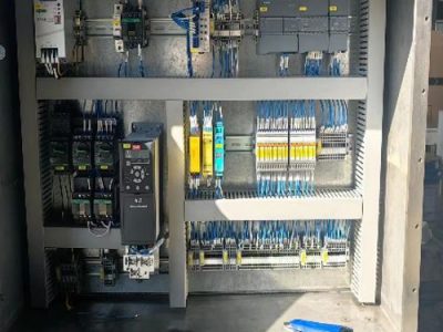 管加工PLC控制柜