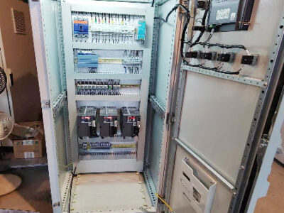 管加工PLC控制柜